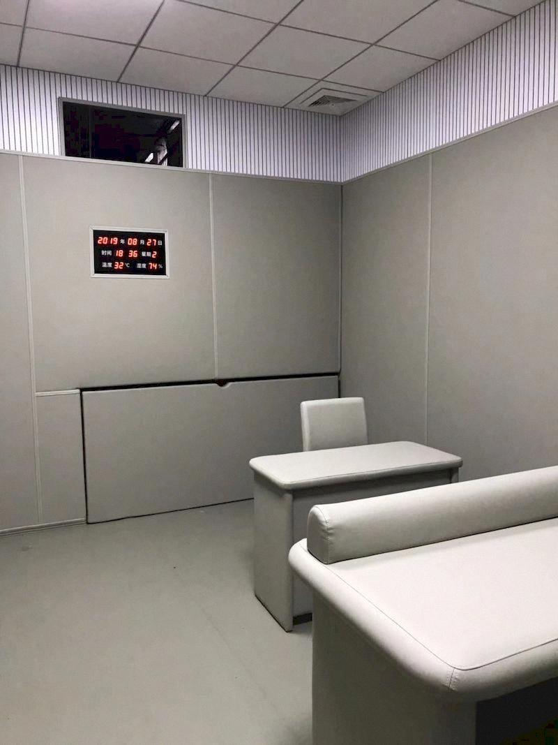 打造寧靜空間：穿孔吸音板做吊頂造型的藝術(shù)與實(shí)踐